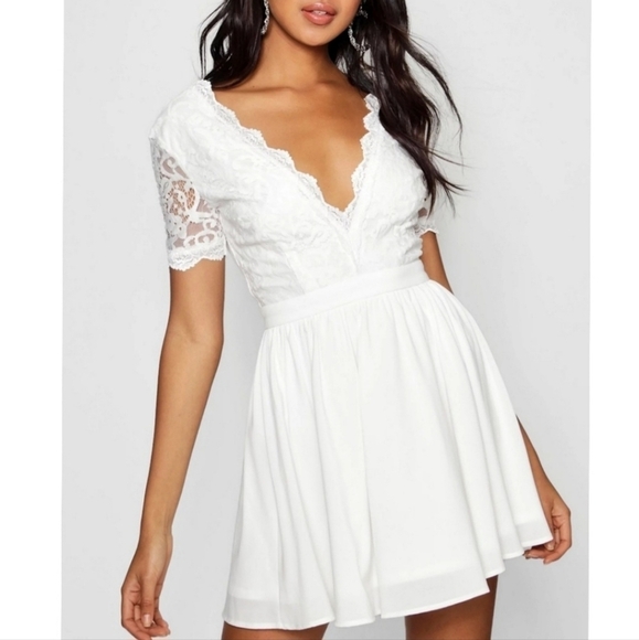 Boohoo White Lace Top Skater Mini Dress Women's Size 10 V-Neck Short Sleeve EUC - Picture 1 of 12